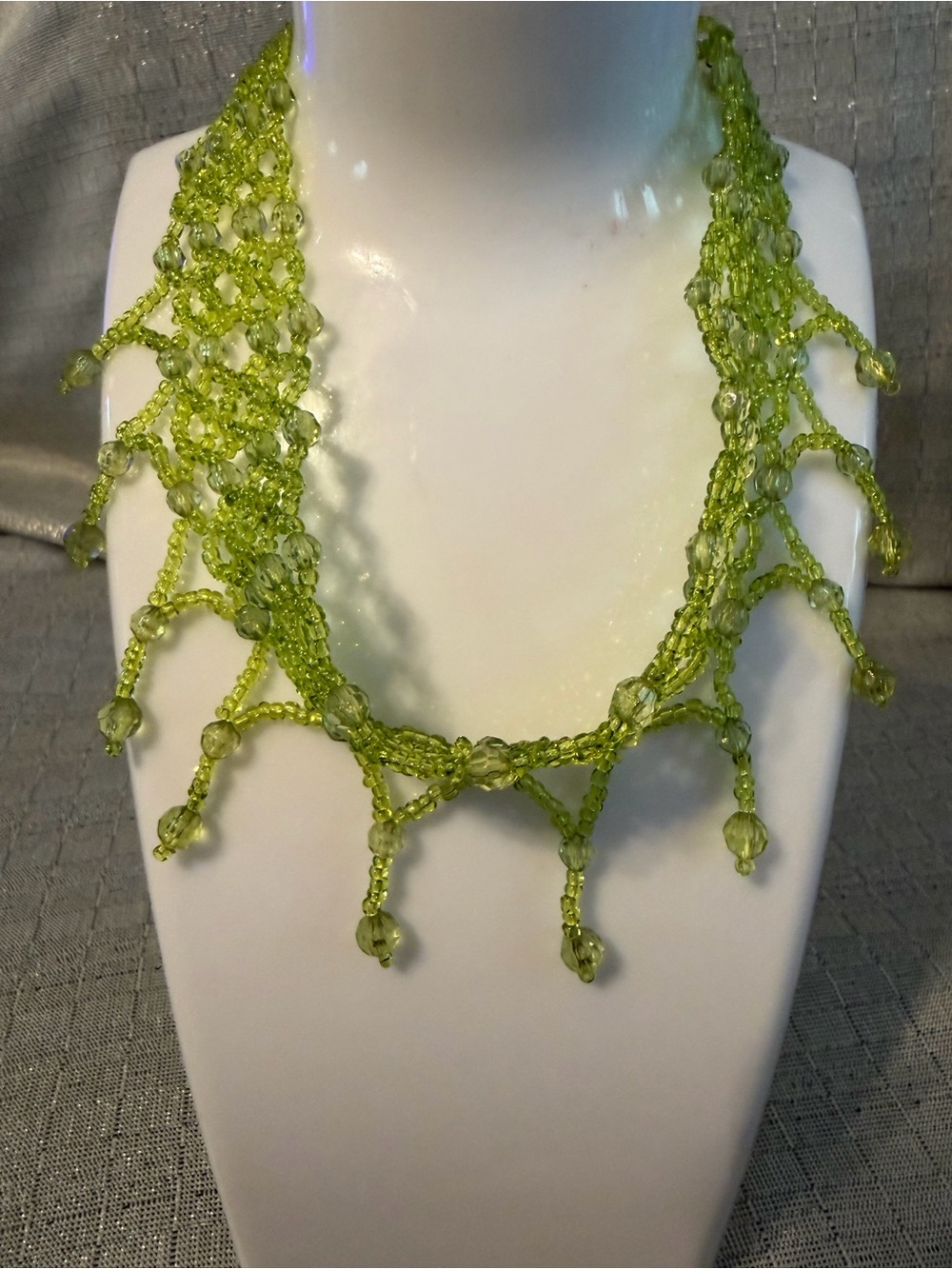 Elegant Green Beaded Crochet Choker Necklace - Picture 2 of 6